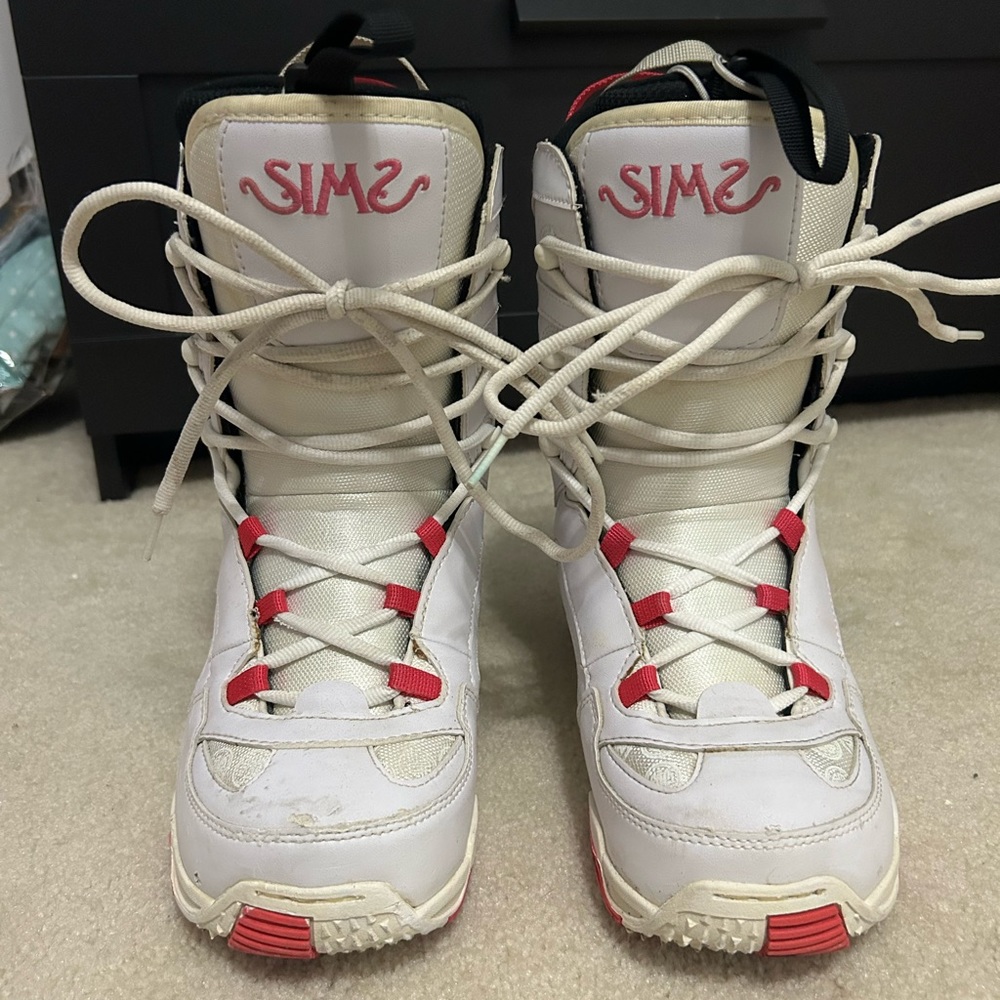 SOLD - SIMS Omen Women’s Snowboard Boots - White and Pink Size US 7